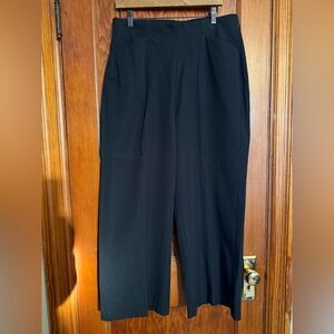 Old Navy Women’s Pixie Wide Leg Pants in Black size L